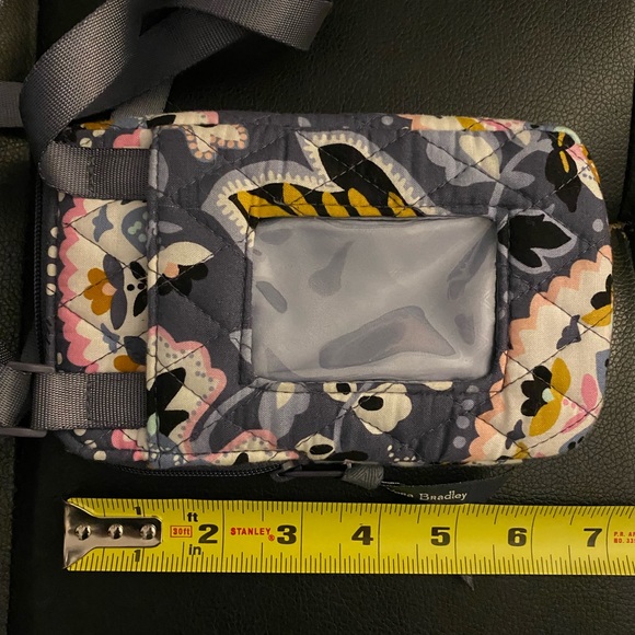 Nearly new Vera Bradley cell mini bag.  Used once and it is in perfect condition - Picture 2 of 4